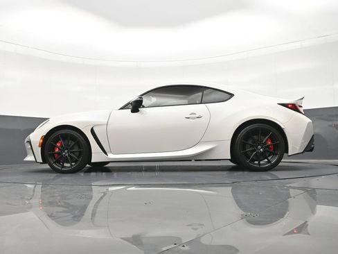 Used 2025 Toyota GR86 Premium w/ Performance Package RWD image 25