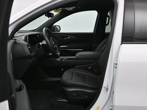 Certified 2025 Chevrolet Traverse LT image 21