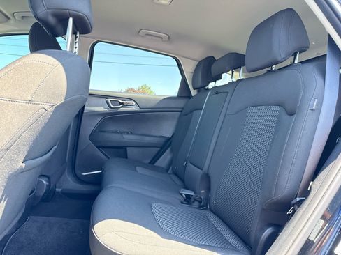 Used 2025 Kia Sportage LX FWD image 20