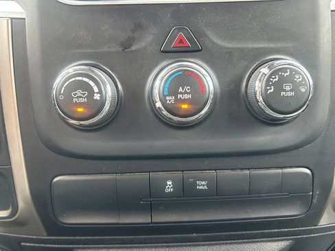 Used 2014 RAM 1500 Classic SLT RWD image 21