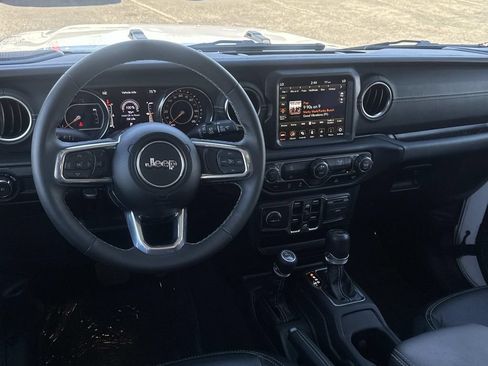 Used 2023 Jeep Wrangler Unlimited Sahara w/ LED Lighting Group AWD/4WD image 6