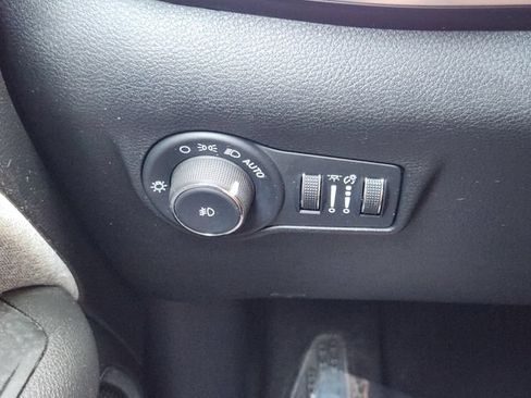 Used 2025 Jeep Compass Latitude AWD/4WD image 22