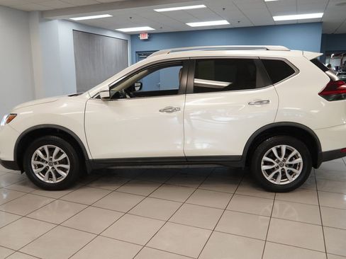 Used 2019 Nissan Rogue SV AWD/4WD image 2