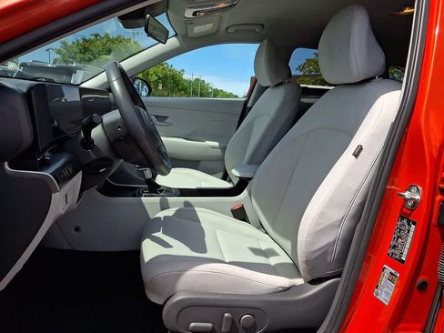 Used 2024 Hyundai Kona SEL FWD image 12
