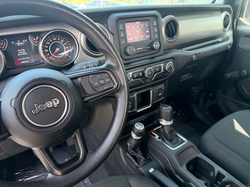 Used 2020 Jeep Wrangler Sport AWD/4WD image 16