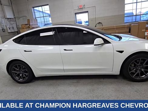 Used 2022 Tesla Model 3 Long Range image 11