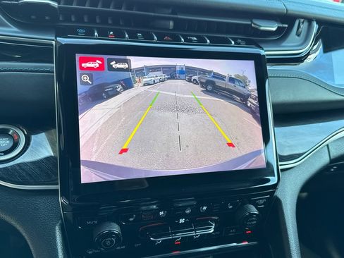 Certified 2022 Jeep Grand Cherokee Trailhawk w/ Luxury Tech Group III AWD/4WD image 30