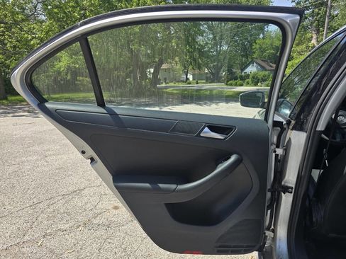 Used 2011 Volkswagen Jetta SE image 13