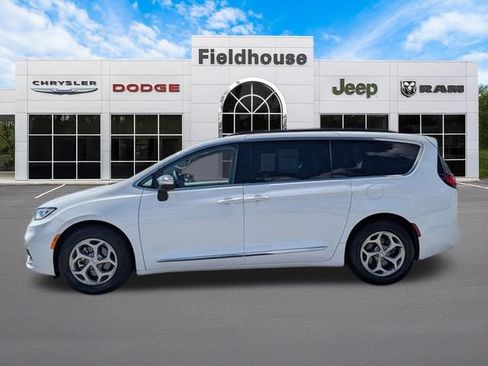 Used 2023 Chrysler Pacifica Limited FWD image 16