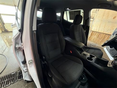 Used 2023 GMC Terrain SLE w/ Driver Convenience Package image 25