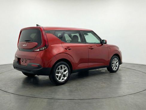 Used 2025 Kia Soul LX w/ LX Technology Package image 9