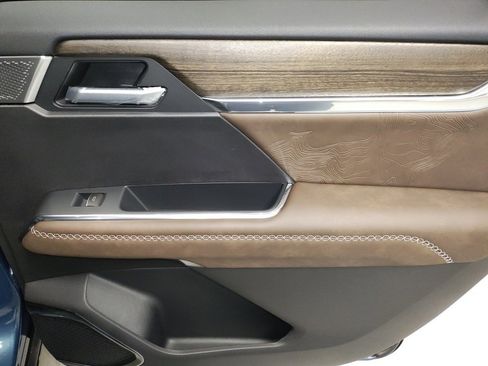 New 2026 GMC Acadia Denali Ultimate w/ LPO, Floor Liner Package image 15