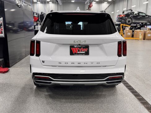 Certified 2022 Kia Sorento S w/ Panoramic Sunroof Package image 36