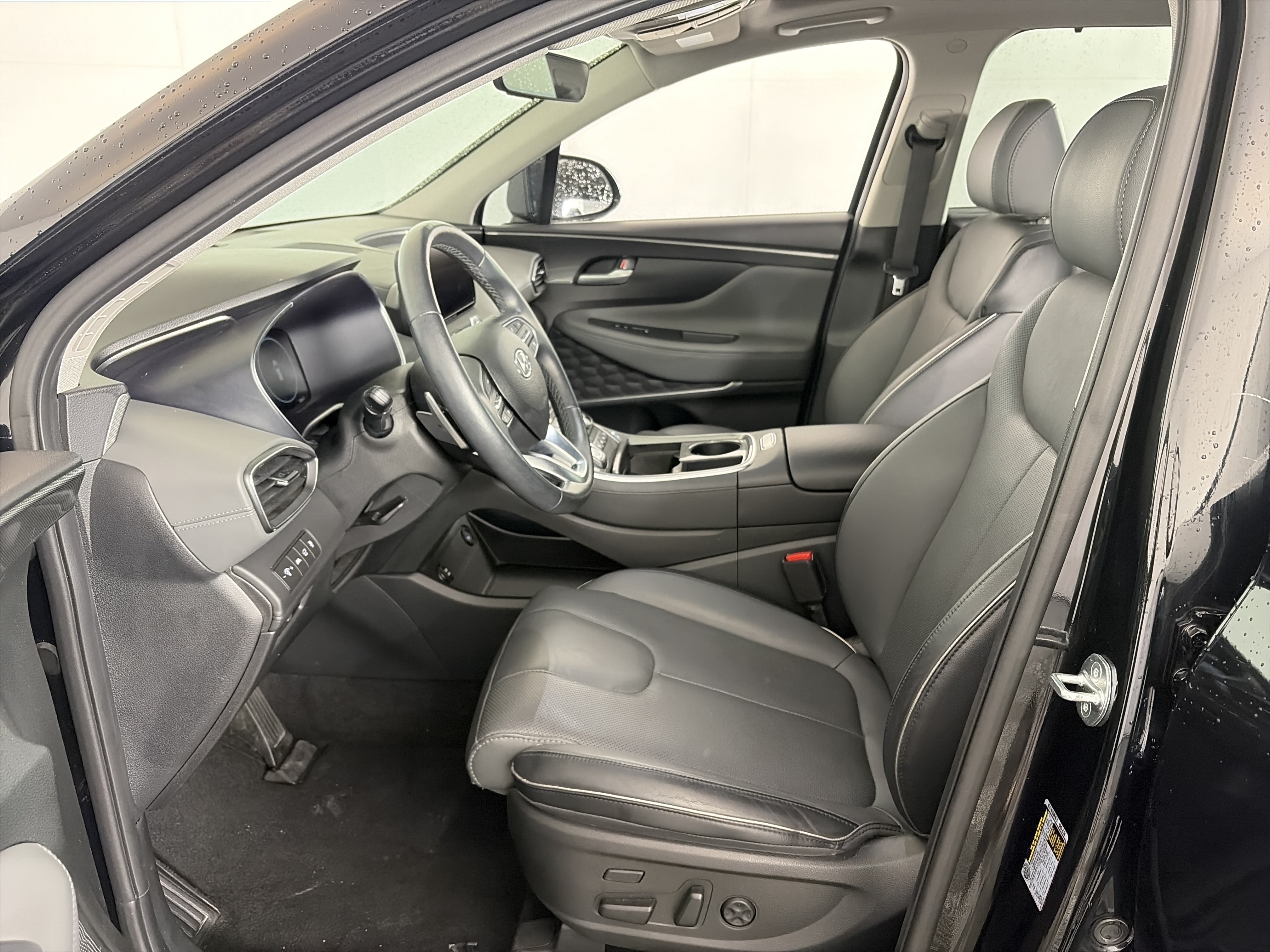 Certified 2023 Hyundai Santa Fe Limited FWD image 6