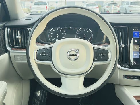 Used 2021 Volvo S60 T5 Momentum image 16