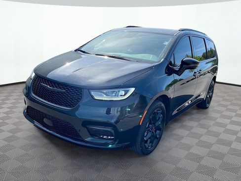 Used 2023 Chrysler Pacifica Limited w/ S Appearance Package AWD/4WD image 1
