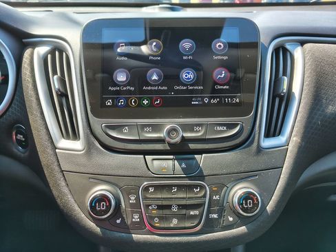 Used 2024 Chevrolet Malibu LT FWD image 3