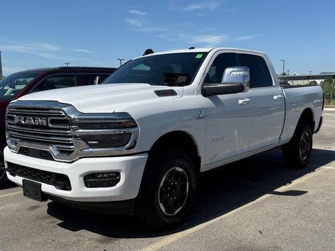 Used 2026 RAM 2500 Laramie AWD/4WD image 3
