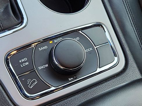 Certified 2021 Jeep Grand Cherokee Limited w/ Premium Lighting Group image 28