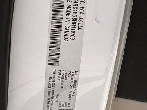 Used 2024 Chrysler Pacifica Touring-L image 31