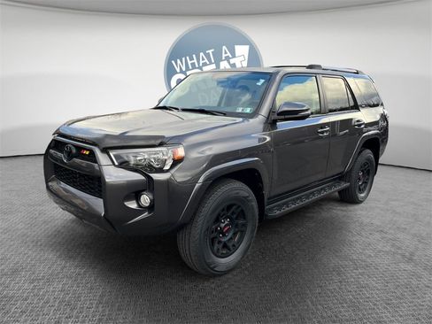Certified 2018 Toyota 4Runner SR5 image 8