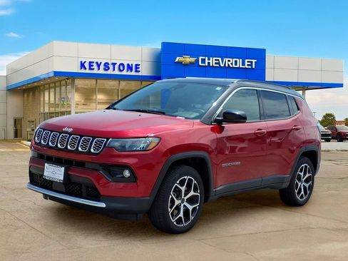 Used 2025 Jeep Compass Limited AWD/4WD image 3