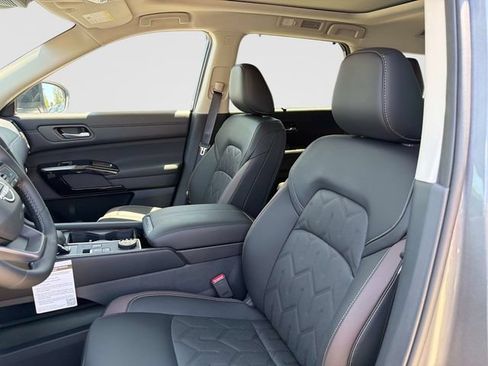 New 2026 Nissan Pathfinder Platinum w/ Accent Package AWD/4WD image 22