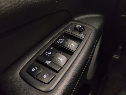 Used 2019 Jeep Grand Cherokee Altitude image 27