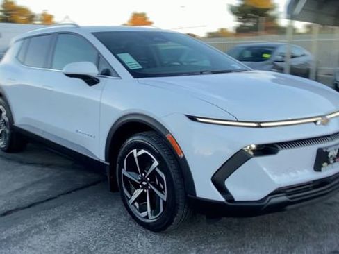 New 2026 Chevrolet Equinox EV LT FWD image 2