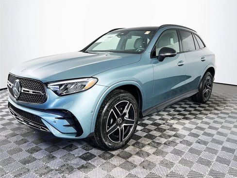 Certified 2025 Mercedes-Benz GLC 300 4MATIC image 2