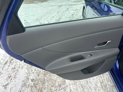 Used 2023 Hyundai Elantra SEL image 11