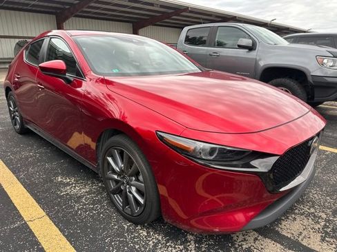Used 2021 MAZDA MAZDA3 s FWD image 2