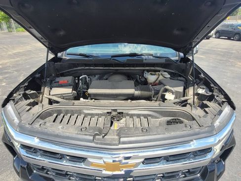 Used 2023 Chevrolet Silverado 1500 LT w/ Z71 Off-Road Package AWD/4WD image 16