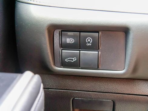 Used 2023 Toyota Highlander XSE FWD image 22