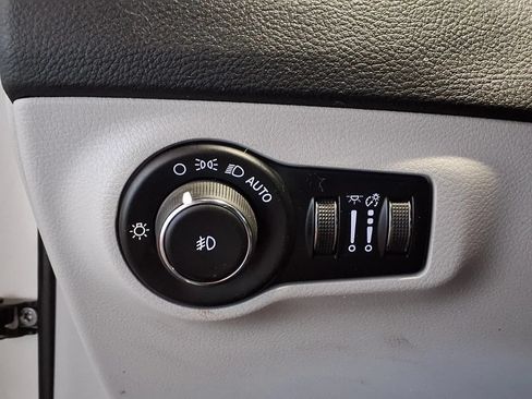 Used 2020 Jeep Compass Limited FWD image 18