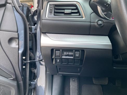 Used 2017 Subaru Outback 2.5i Premium image 16