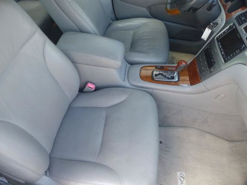 Used 2005 Lexus ES 330 FWD image 17