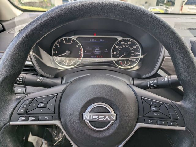 Used 2023 Nissan Altima 2.5 SV FWD image 23