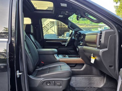 Used 2024 Chevrolet Silverado 2500 High Country w/ Technology Package AWD/4WD image 35
