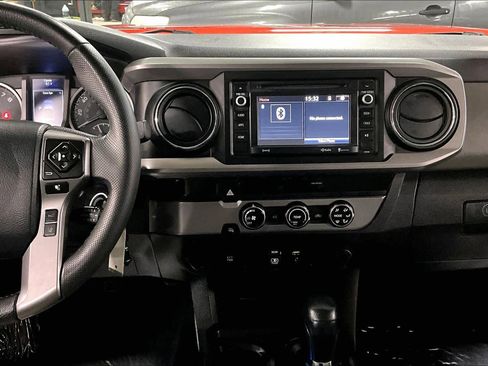 Used 2018 Toyota Tacoma SR5 image 6