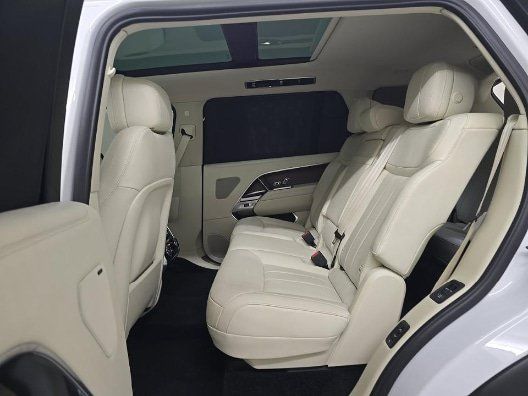 Used 2024 Land Rover Range Rover Long Wheelbase SE AWD/4WD image 12