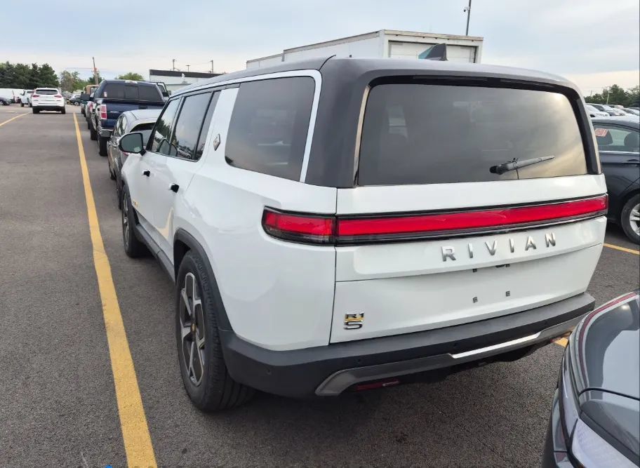 Used 2023 Rivian R1S Adventure Quad AWD/4WD image 4