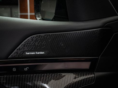 New 2026 BMW 550e xDrive image 27