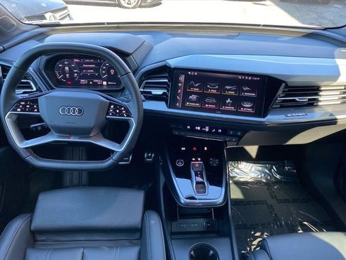 Used 2024 Audi Q4 e-tron Premium Plus w/ Premium Plus image 11