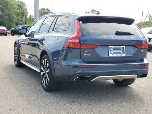 Used 2020 Volvo V60 T5 Cross Country AWD/4WD image 2