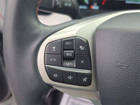Used 2025 Ford Explorer Active w/ Active Comfort Package image 22