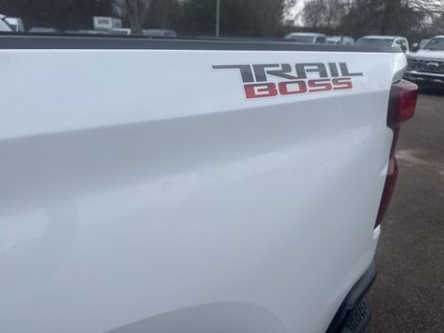 Used 2020 Chevrolet Silverado 1500 LT Trail Boss image 11