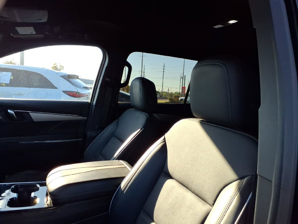 Used 2025 Buick Enclave Preferred FWD image 27