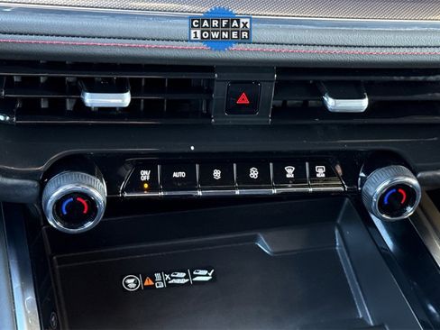 Used 2025 Chevrolet Suburban RST image 31