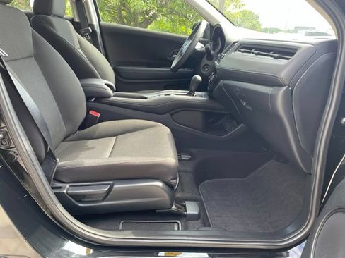 Used 2018 Honda HR-V LX image 17